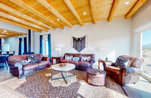 Arroyo Hondo House | 242 m² House ∙ 4 bedrooms ∙ 12 guests