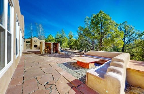 Valdez House | 251 m² House ∙ 3 bedrooms ∙ 9 guests