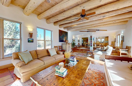 Valdez House | 251 m² House ∙ 3 bedrooms ∙ 9 guests