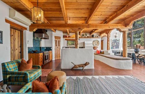 Seton Village House | 26 Camino Sudeste