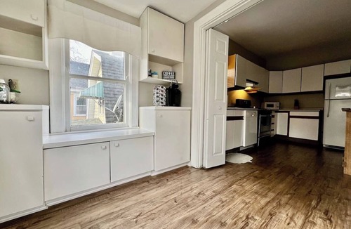 Hyde Park House | 2639 Observatory Drive, Unit 2 · Hyde Park Getaway - Close to Square & Downtown