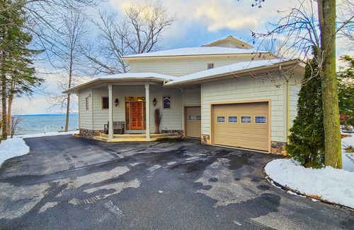 Malletts Bay House | 279 m² House ∙ 3 bedrooms ∙ 8 guests