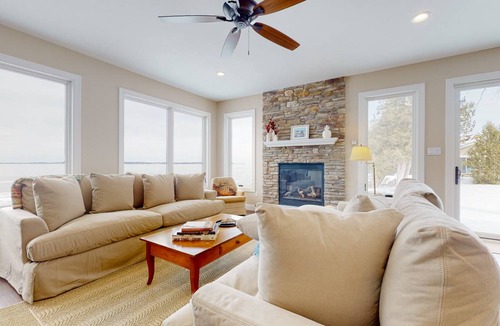 Malletts Bay House | 297 m² House ∙ 3 bedrooms ∙ 8 guests