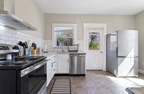 Roselawn Finance House | 2BR Cozy Home with Dedicated Office