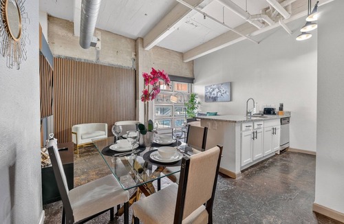 River Market Apartment | 2BR Riverfront District Loft | Near Power & Light