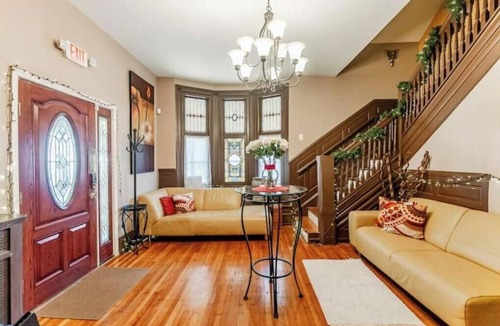 Sharon Hill Apartment | 2BR Suite Unit Driveway Parking ! PHL Airport