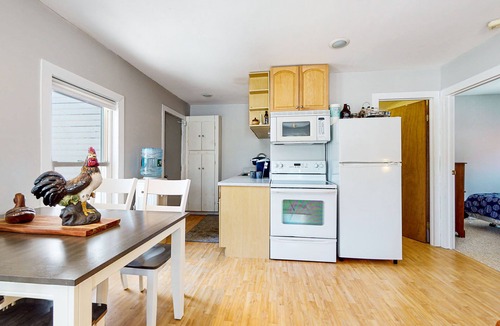 Proctorsville House | 2nd-floor condo near Okemo Mtn with streaming, WiFi, partial AC, & full kitchen
