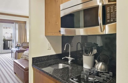 Stowe Area Apartment | 2nd Floor Studio in The Lodge at Spruce Peak