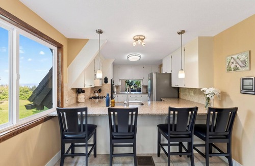 Clinton House | 3-Acre A-Frame Retreat + Firepit + Outdoor Dining | Mins to Ferry and Beaches