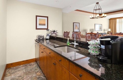 Stowe Area Condo | 3 BDR Ski in/Ski Out Stunning MT Mansfield Views. MOUNTAIN GOLF COURSE ACCESS!