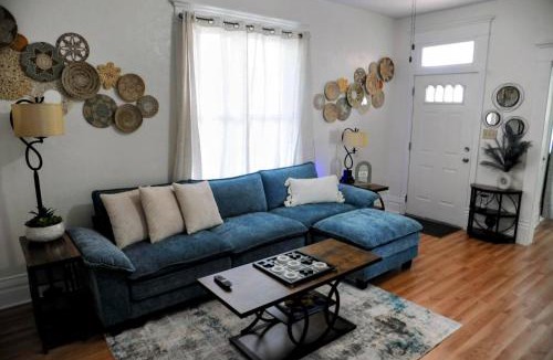 Bourbon House | 3 Bed Bath with yard and Fire Pit- Charming Small Town Exploring
