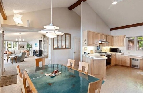 Crosslake Cabin | 3-bedroom cabin + adjacent 5-bedroom log cabin on Rush Lake.