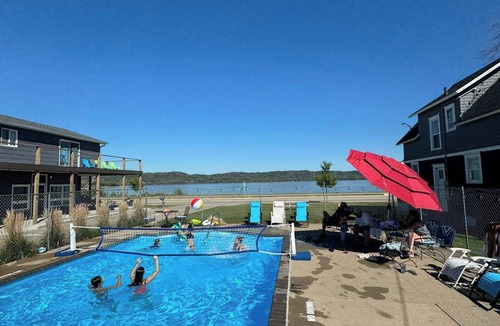 Lake City Condo | 3 Bedroom Condo - Sleeps 6 (upper level)