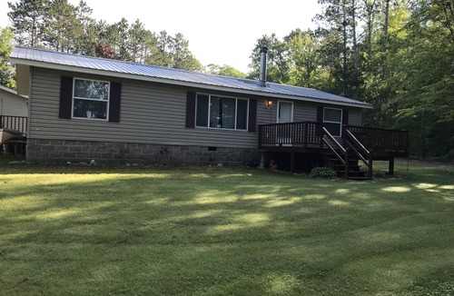 Hayward Cottage | 3 Bedroom Cottage with Lake Views