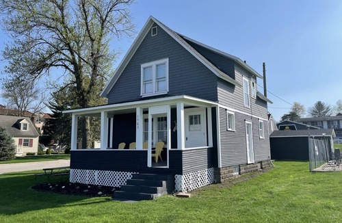 Lake City House | 3 Bedroom home (sleeps 8)