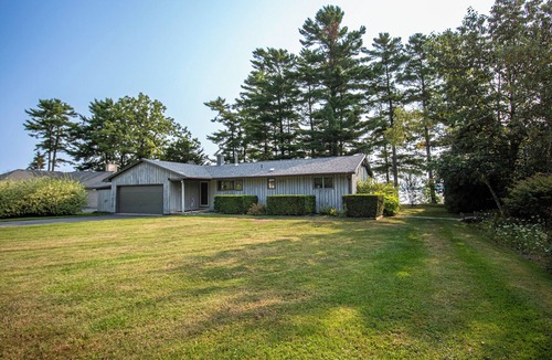 Plattsburgh House | 3 Bedroom Home with an Artists Lake View