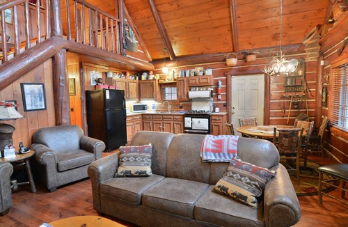 Hayward House | 3 BEDROOMS 2 BATHROOM SLEEPS 6