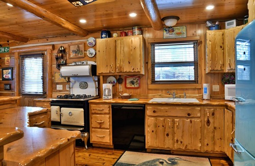 Hayward House | 3 BEDROOMS 2 BATHROOM SLEEPS 10