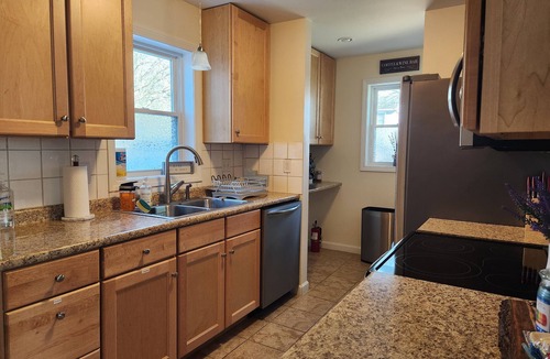 South Burlington House | 3 BR home near I-89, BTV, UVM & Malls