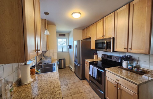 South Burlington House | 3 BR home near I-89, BTV, UVM & Malls