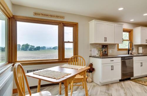 Onalaska House | 3 Mi to Lake Onalaska Quaint Home with Prairie View