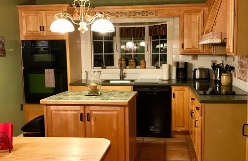 Hillcrest House | 3-min.walk to Main St.,Hot Tub,Sun Deck,Porch,Fenced-In Yard,Game Room,Quiet St.