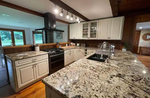 Hyde Park Other | 30 mins to Smuggs and Stowe! Tons of room for family and pets!
