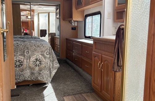 Placitas House | 32-FT 5th Wheel Camper/Placitas with great location, views, and privacy.