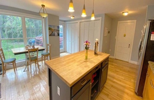 Canton House | 3400 SQ FT House minutes from SLU able to sleep 12 guests