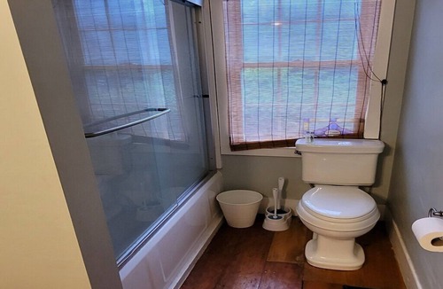 Canton House | 3400 SQ FT House minutes from SLU able to sleep 12 guests