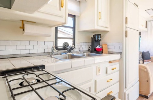 Canoncito House | 35' RV- Glamping |Firepit |Private| 15min to Plaza