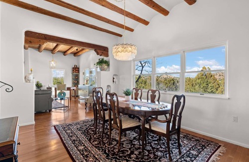 La Tierra House | 353 m² House ∙ 4 bedrooms ∙ 8 guests