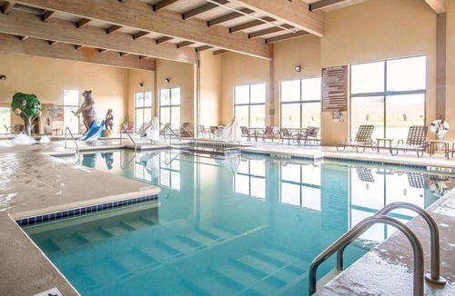 Black River Falls Hotel | 37 m² Hotel ∙ 127 guests