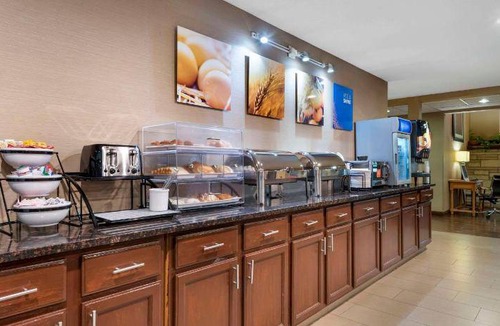 Black River Falls Hotel | 37 m² Hotel ∙ 127 guests
