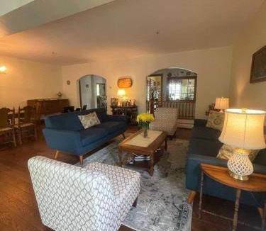 Williston North House | 37 m² Motel ∙ 4 guests