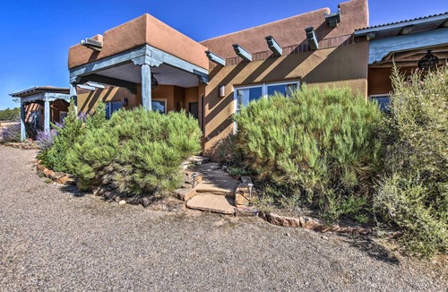 West Alameda House | 392 m² House ∙ 3 bedrooms ∙ 6 guests
