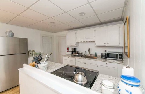 Winooski Apartment | 3Bed Apt 5 Mins from i89, Park and Public Pool!