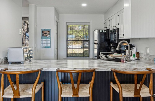 West Hartford Condo | 3BR/2.5Ba Idyllic Mountain Retreat - Sugar Hill 2A