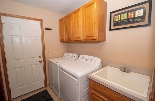 South Bend House | 3BR / 2.5BA Updated Home w/ Finished Basement 1 Garage Space - 15 minutes to ND