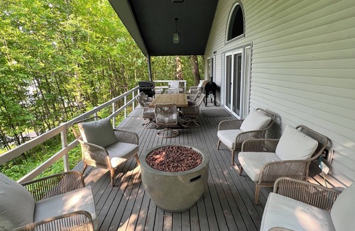 Sturgeon Lake House | 3br 2ba lake front escape + hot tub, near ATV and snowmobile trails