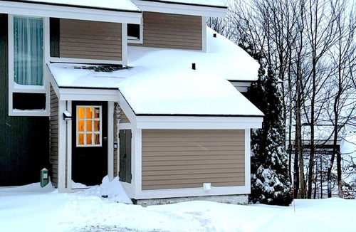 Bromley Mountain Condo | 4 Bedroom Mountainside Condo - Enjoy Beautiful Vermont This Winter!