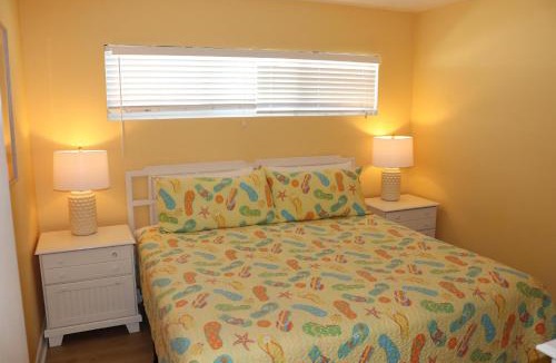 Harold House | #4 Island Surf by Alicia Hollis Realtor Rentals - Open Now