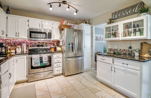 White Bear Lake House | 4 Mi to Dtwn: White Bear Lake Home w/Large Yard