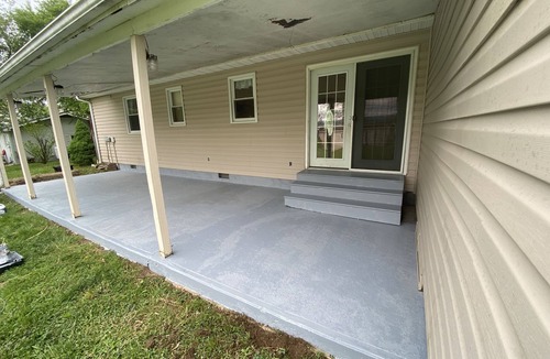 Old Fields House | 4 Minutes from Moorefield! Pet Friendly! 3 Bedroom!