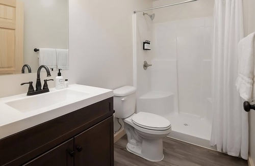Boardman Hotel | 4 Spacious Units w/Large Picture Windows. Pet-friendly, Outdoor pool, Parking