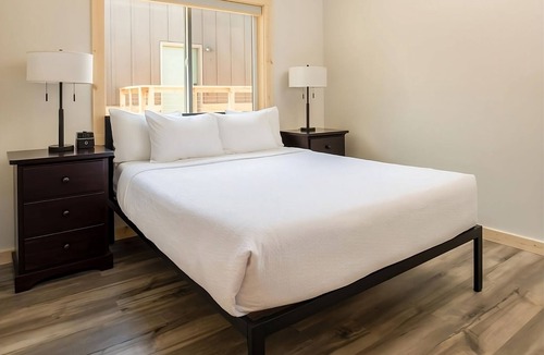 Boardman Hotel | 4 Spacious Units w/Large Picture Windows. Pet-friendly, Outdoor pool, Parking