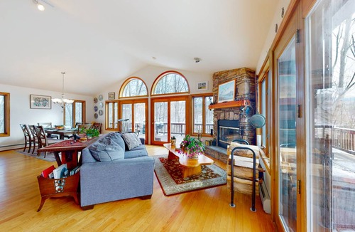 Stowe Area House | 437 m² House ∙ 6 bedrooms ∙ 12 guests