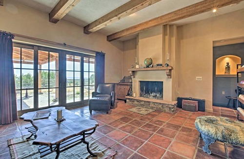 Cerrillos House | 450 m² House ∙ 4 bedrooms ∙ 8 guests