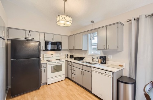 Ramsey House | 4bd Central Location: Patio - Games - Gym