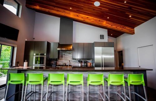 Waitsfield House | 4BR - 2 Mstr Suites, Hot Tub, Prime Views, Privacy